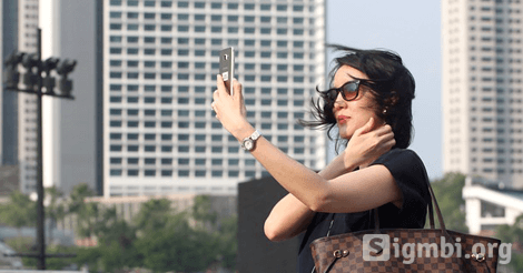 Cara Agar Hasil Foto Selfie Terlihat Lebih Kece dan Keren